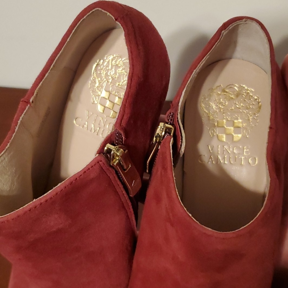 Vince Camuto suede burgundy booties, size 6/36 - Picture 4 of 6